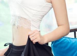 尤果网 – 芊小童最新女仆作品，开门见山，你们猜我第一眼看到了啥？