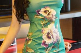 尤蜜荟 – 小海臀Rena的私拍新作死库水，竟成了我心中的传奇