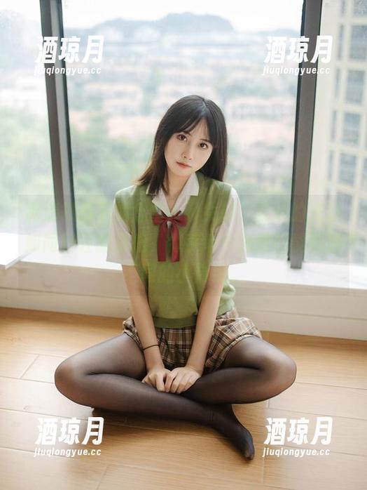高清摄影下的念雪ww女孩，柔软的光影如同轻轻的拥抱，似乎每个角度都能唤起不同的小情绪。