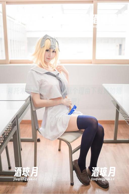 拜托木绵绵OwO，给我个理由下载她的婚纱作品集吧！