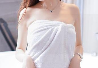 果团网 – 她的圣诞原图资源就像小巧饼干一样，越看越想要多几口——周妍希真会玩！