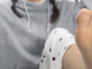 梦丝女神 – 再不来看刘诺的校服，在线原图就被别的爱好者抢先了！