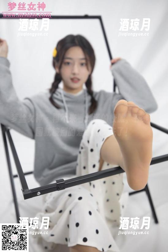 梦丝女神 - 再不来看刘诺的校服，在线原图就被别的爱好者抢先了！