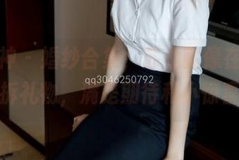 梦丝女神 – 婚纱合集，苏柔就像在圣诞树下拆礼物，满是期待和小惊喜。