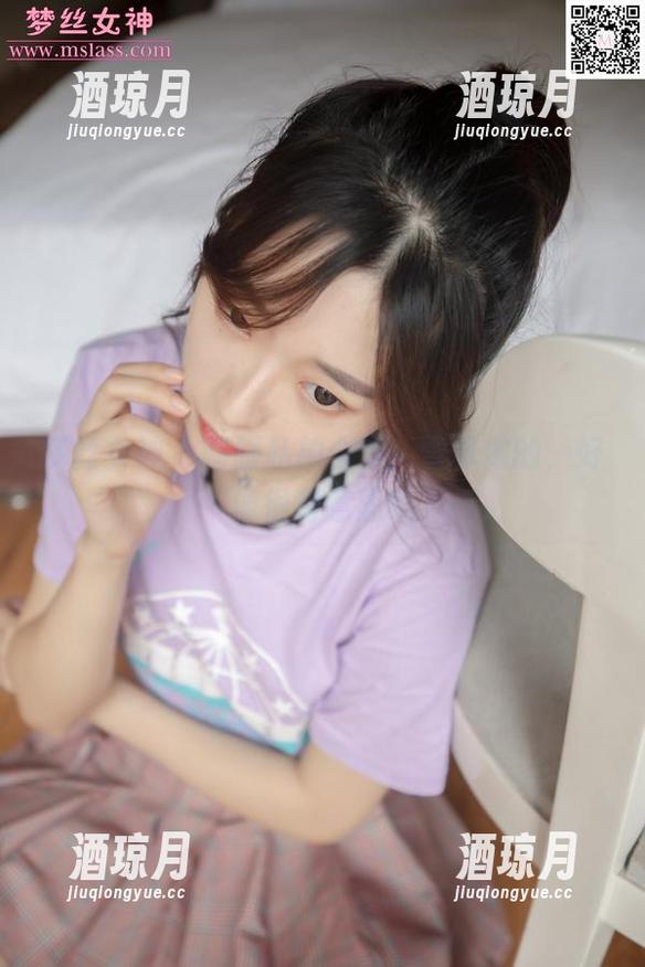 梦丝女神 - 制服私拍合集：雪馨做的，好像很有意思哦