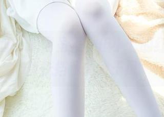 森萝财团 – 原图虽美，但小七的红裙未必能抵挡我的段子风