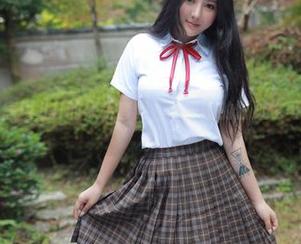模范学院 – 唐琪儿il的裸足套图，原来她的脚趾也可以这么出挑。