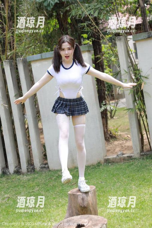模范学院 - 看这组揉揉肉肉的泳衣写真，泳衣和肉肉的完美结合，图包简直太解压