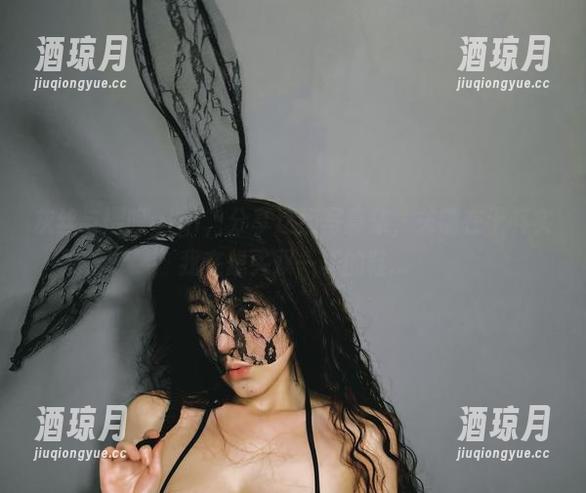 灰丝与樱晚gigi，分享这组写真集，关键在于其实我在想买双一样的鞋...
