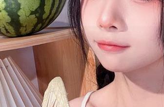 青得发亮的清青琴玖在海边，美图资源太丰盛，我受不鸟啦！
