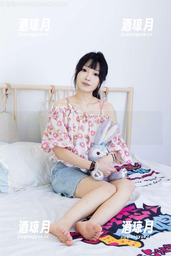 物恋传媒 - 小竹女王？迷人到不可思议，原图一发不可收拾，赶紧下载！