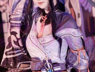 白莉爱吃巧克力海边写真集,一波浪花,竟然让我想到了夏天的冰淇淋。