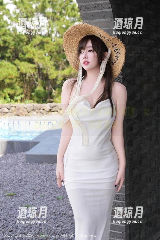 秀人网 - Zoe柚柚的图包里福利满满，女孩们快来看吧，别害羞哦！