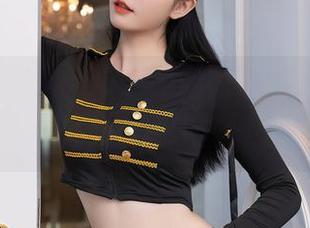 秀人网 - 小乔babyb的婚纱作品中藏着一堆意外,资源丰富得不行。
