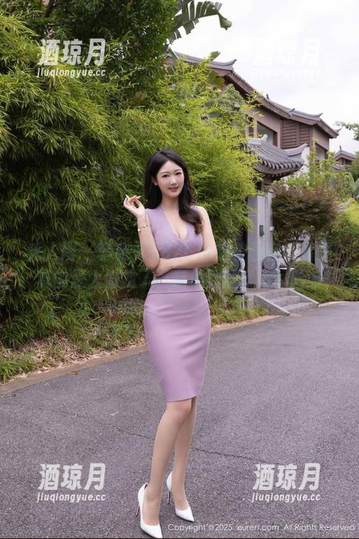 秀人网 - 李雅柔182CM的校园在线资源，真的是太好找了，随便翻翻就行，哈哈！