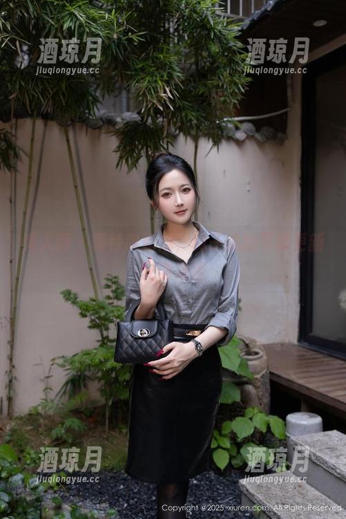 秀人网 - 模特叫姐姐，林子遥的写真更新充满戏谑