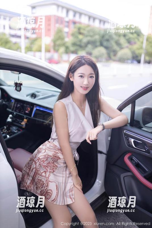 秀人网 - 资源求人问，林文文yooki黑白图集中的一抹淡淡潮流…