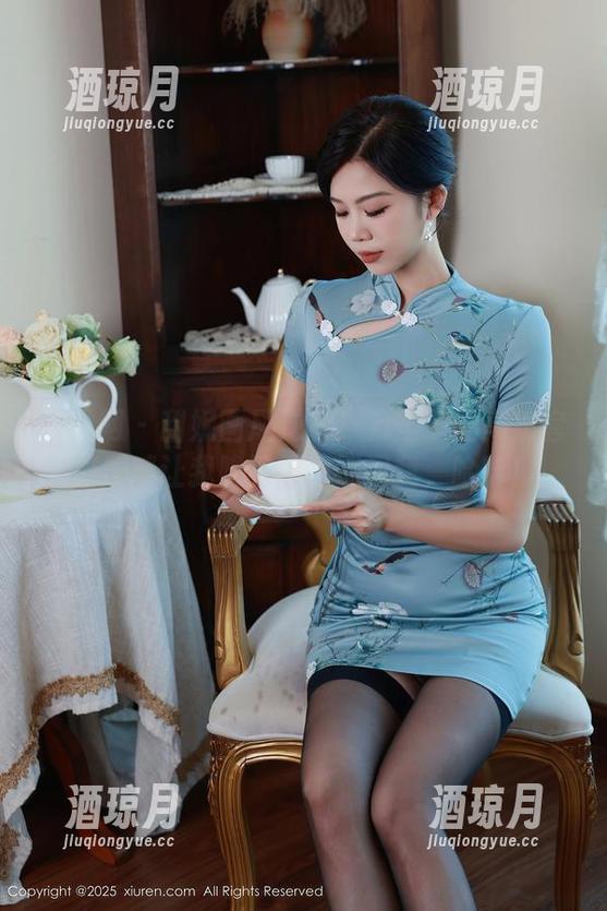 秀人网 - 甜妮画风逆转！万圣节的高清套图居然让我嗅到了…别问我，哈哈！