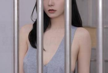 秀人网 – 陆萱萱的办公室写真——在boss旁边也能如此风骚，竟是免费！