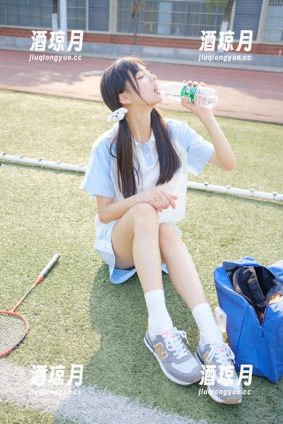 稚乖画册 - 夜夜的Lolita图包，高清里竟藏着我未完的诗句