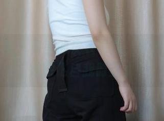 绮梦摄影 – 蔡蔡的皮衣写真，居家隔离中的放飞自我时刻。