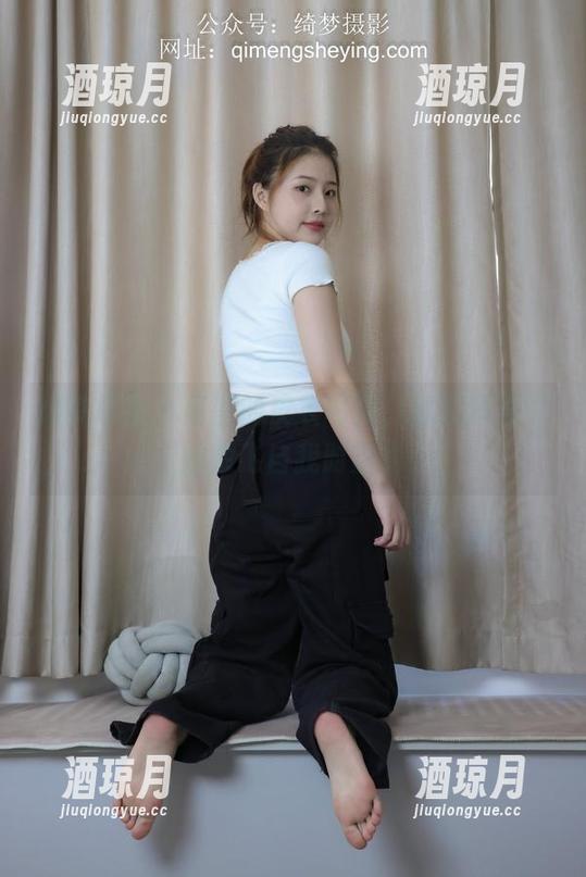 绮梦摄影 - 蔡蔡的皮衣写真，居家隔离中的放飞自我时刻。
