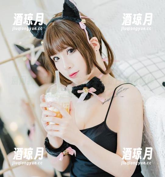 别问我咋知道的！羊大真人穿白色樱桃体操服，私拍太会玩了！