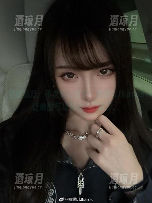 壁纸流行：不老实的蒂法，腐团儿Ikaros让她的气场都渗透屏幕了。