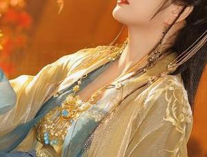 苏嫣qvq的红裙，美图中的完美无疑，忍不住想分享给我的小朋友圈。