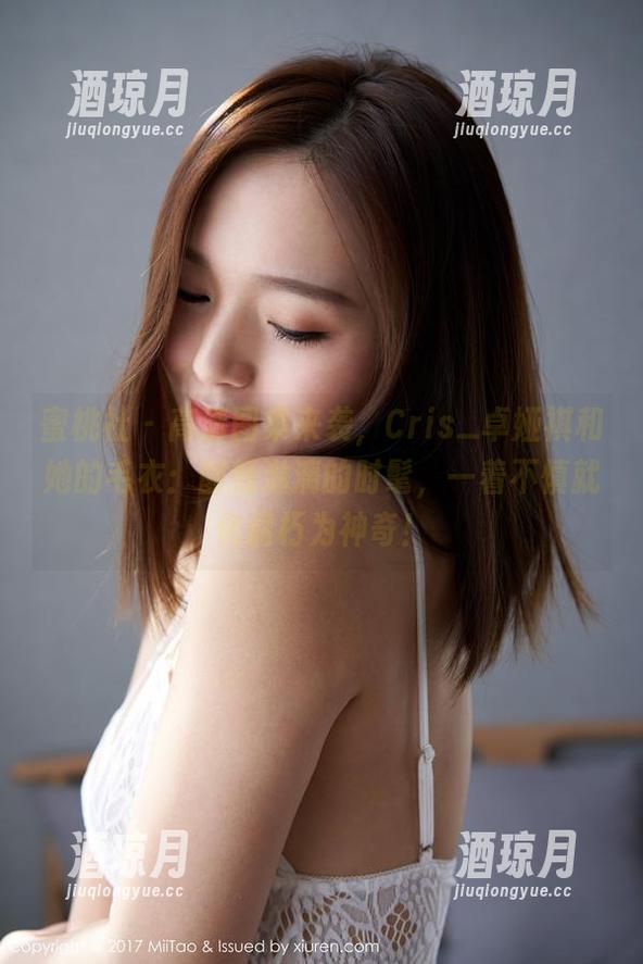蜜桃社 - 高清图集来袭，Cris_卓娅祺和她的毛衣：酣畅淋漓的时髦，一着不慎就化腐朽为神奇！