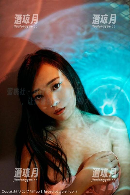 蜜桃社 - 白衬衫：桃乃香Tina的写真全集，让你看到小细节里的大心思。