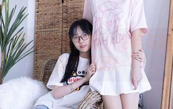袜啵啵 – 洗澡不如拍照：泡芙与浴室的网盘奇遇记!