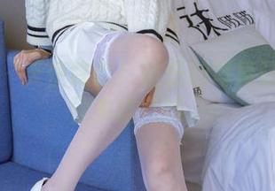 袜啵啵 – 天使降临！稚予的写真让我忍不住多瞄几眼。