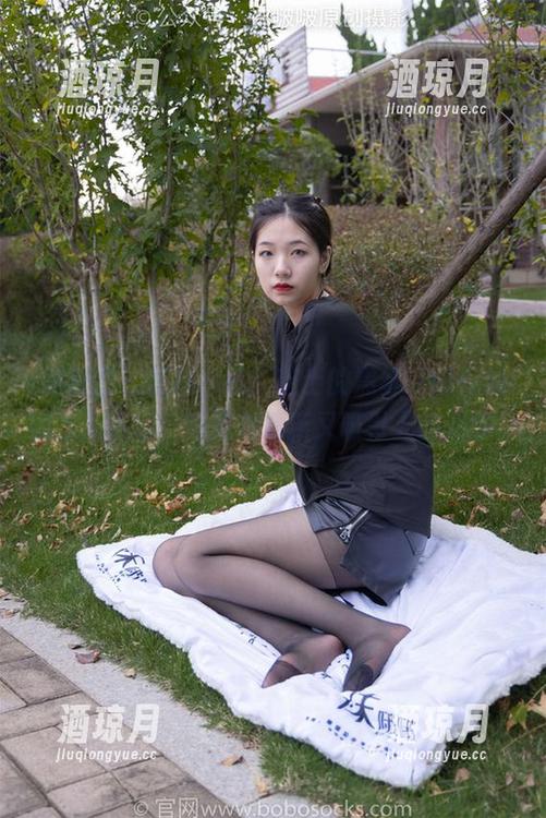 袜啵啵 - 福利get！芝士的黑丝（脚尖加固款）原图，简直是清新又吸引人的眼球。