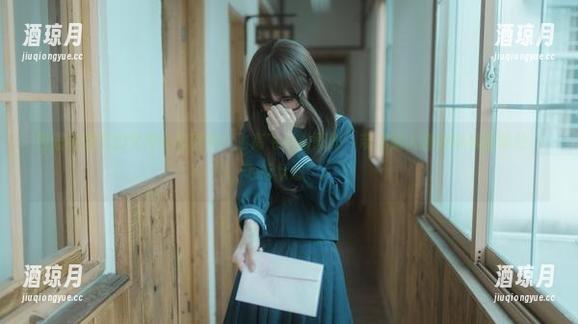 西园寺南歌的空姐全套图集：飞高飞远的同时，带你陷入那种难以言喻的“飞行状态”。