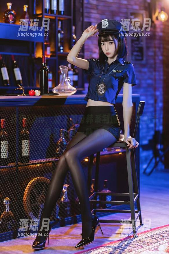 许岚LAN，加上那身韩系制服，下载到手机里也是一种幸福吗？