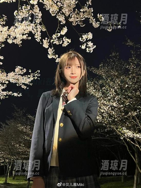 贝儿酱Miki在幻梦中的温柔，如果这原图是天气，那肯定是阳春三月的柔风，图包附带小特典！