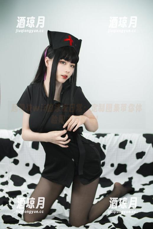 起司块wii的泳衣日常：定制图集带你体验阳光与胶卷！