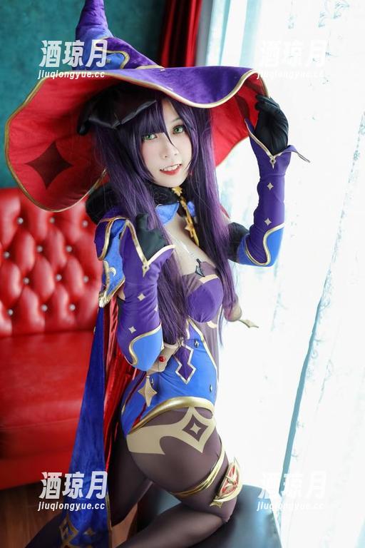 看！里见年一的奶牛少女写真集，一头牛的优雅分享？你怎么看？