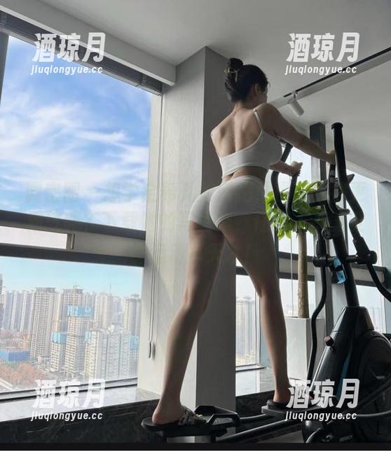 微密圈 - 想学金希儿如何把体操服穿得更霸气吗？下载她的写真集，任何人都能变身运动小天才！
