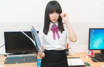 铭铭kizami空姐福利原图,看看这优雅的模样,还以为她飞上天了!