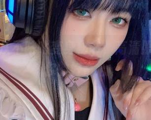 当阿九从不咕咕变身秘书，高清照片掀起你的好奇心