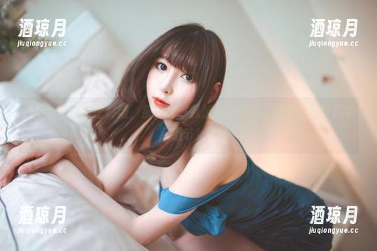 雯粥粥穿上护士制服，那身材…我是不敢说了，图包里面可是有细节！