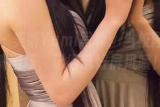 青豆客 – 美昕Yumi写真：当校园变成恶搞剧场，记得带好屏风哦！