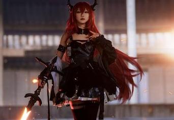 面饼仙儿+黑猫打歌服=私房写真游戏，哈，别问太多了