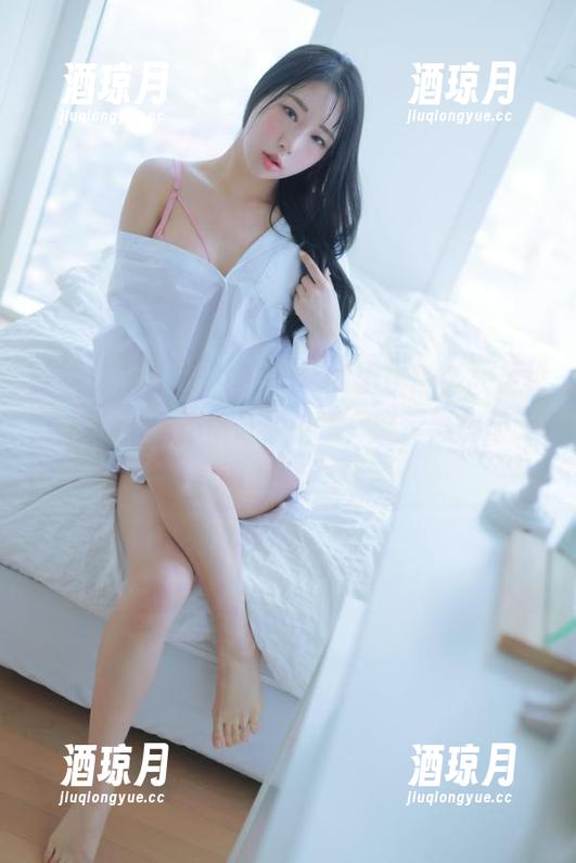 就这样，看着韩国CoCo的豹纹写真，又想了很多原本不该想的事情，唉，真是复杂的脑瓜子。