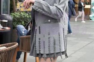 听说魔镜街拍的网袜小姐姐非常“时尚”，图片分享也成为潮流的一部分，不信来看！