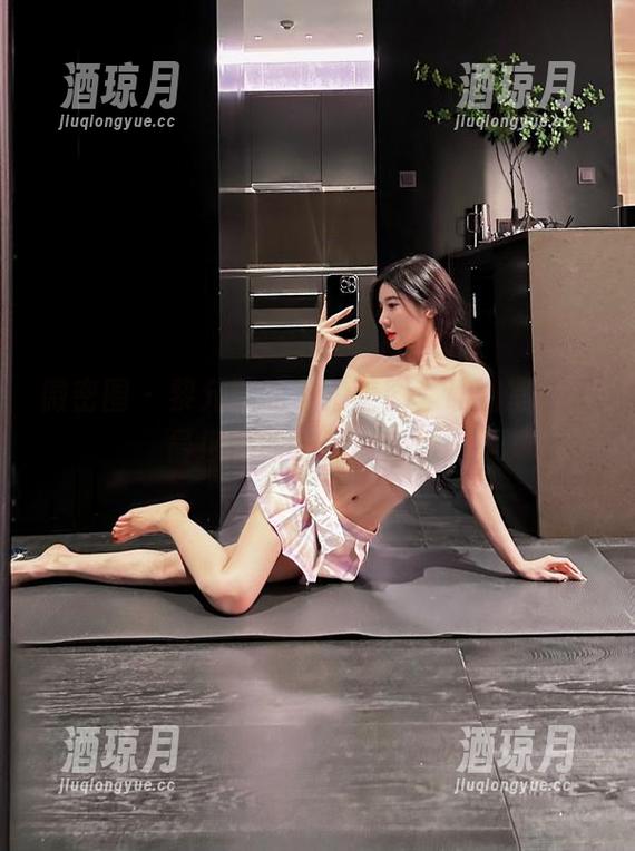 微密圈 - 黎允熙的私拍美图，让浴室成了最接地气的时尚秀场！